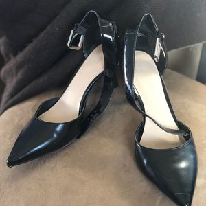 Leather pumps
